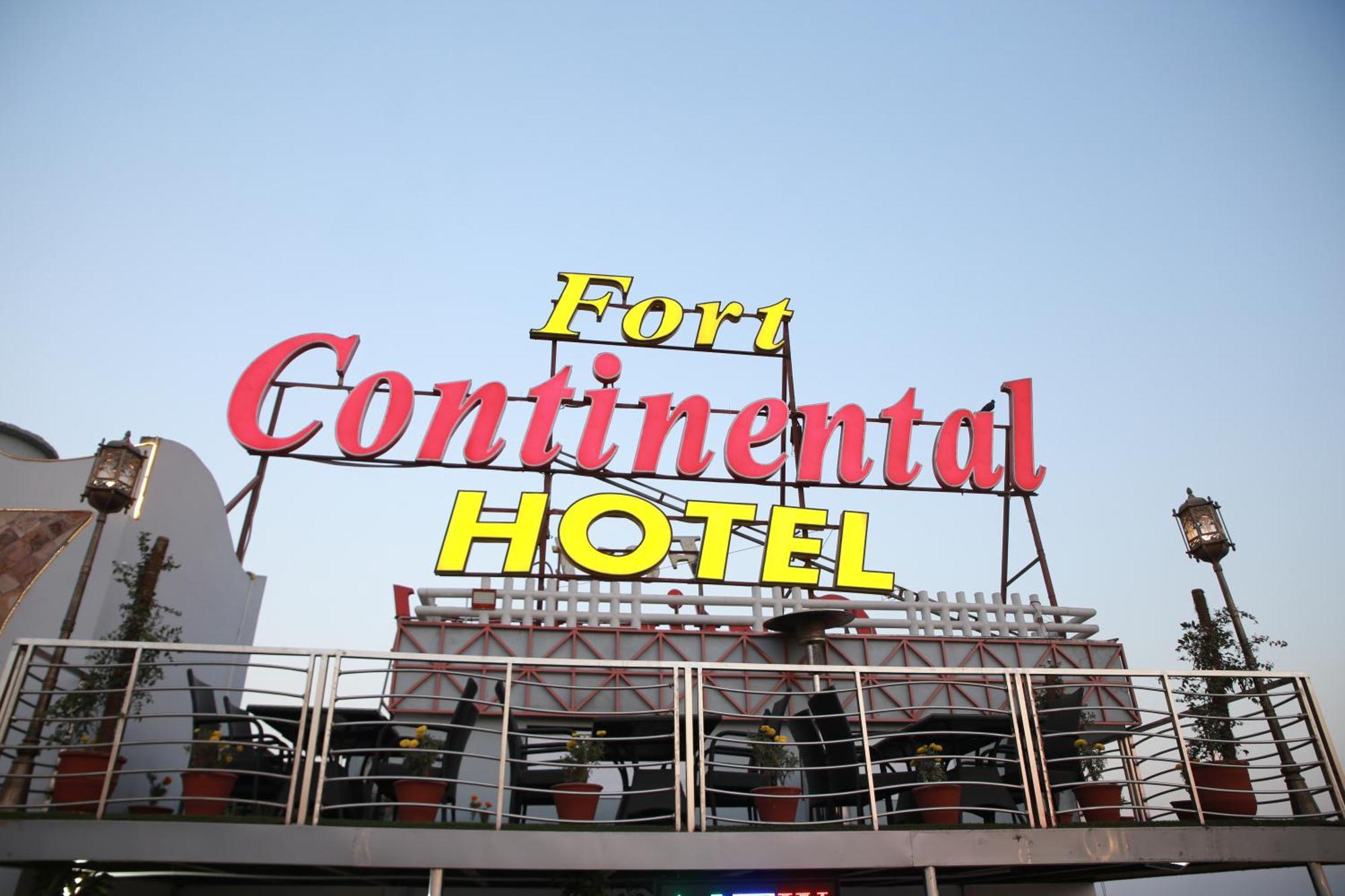 Fort continental Hotel Peschawar Exterior foto